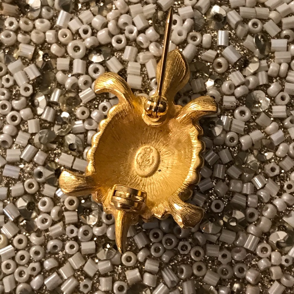 Mini Turtle brooch - Picture 7 of 8